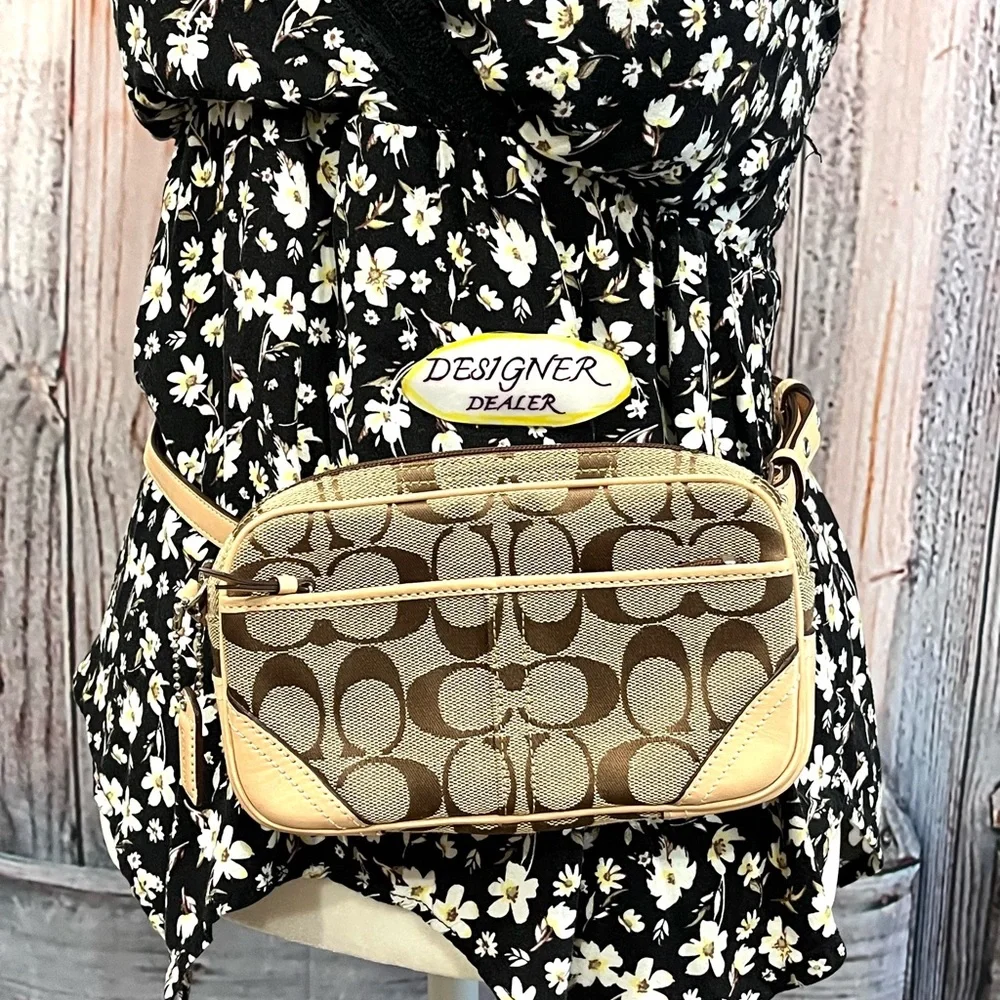 COACH Vintage Signature Canvas Vachetta Leather Trim Belt Bag Mint Cond